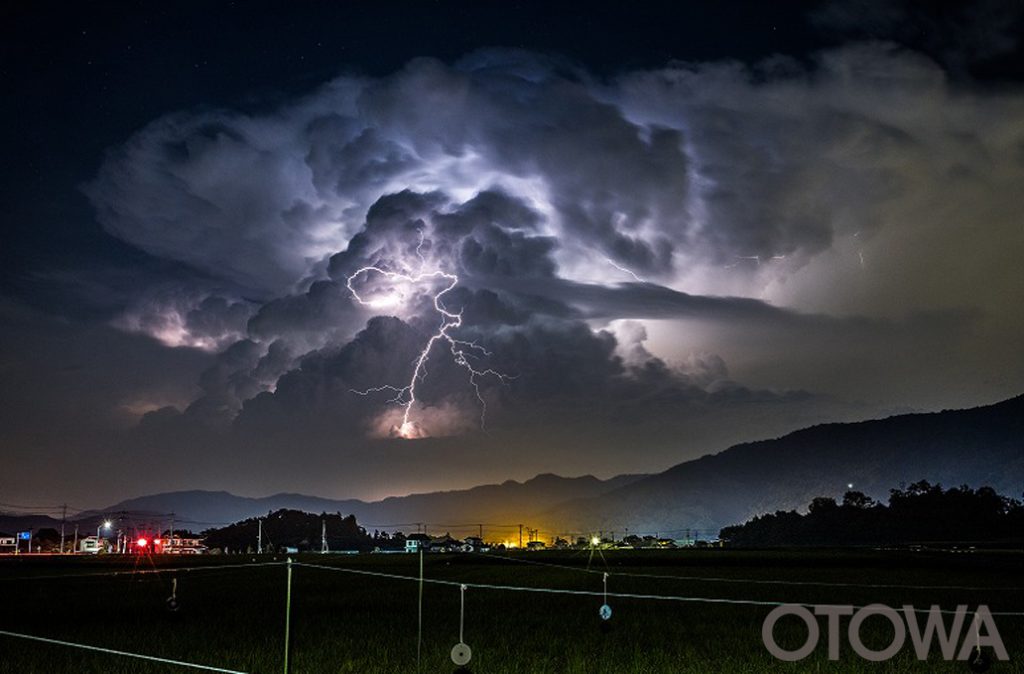 The 19th 雷写真コンテスト受賞作品 Fine Work -Swirling thunderclouds-